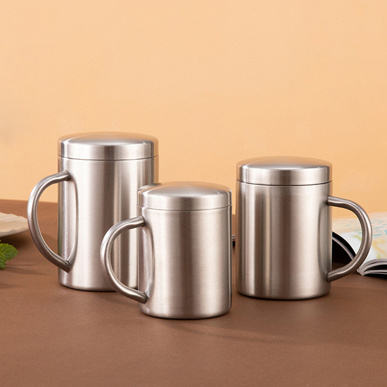 Double-layer stainless steel mug with lid