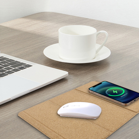 Multifunctional wireless mouse pad